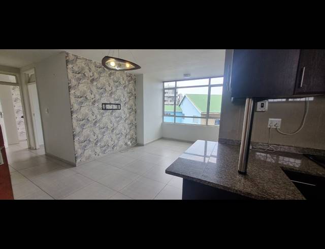 2 BEDROOM FLAT TO LET IN ESSENWOOD